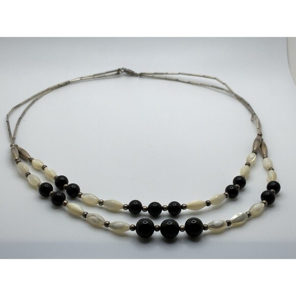 Unbranded Jewelry - Mother Of Pearl ?Onyx? Beaded Silver Tone Necklace 20”  VTG Double Strand READ